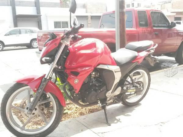 Vendo moto yamaha a tratar o cambio por carro -16