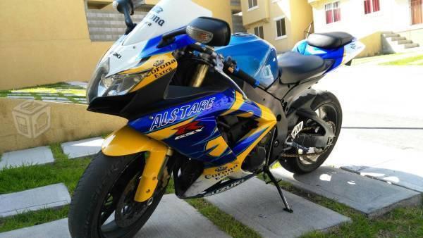 SUZUKI GSX-R 750cc VENDO ó CAMBIO por coche -07