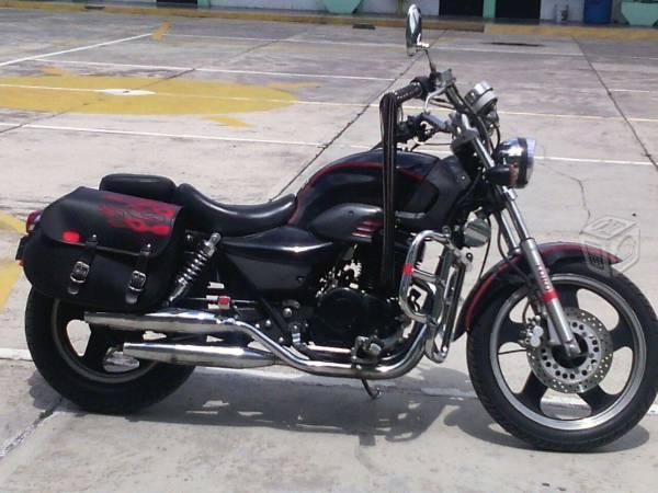 Hermosa moto choper -10