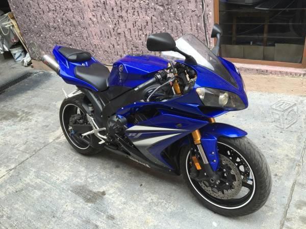 Yamaha R1 condiciones con equipo -08