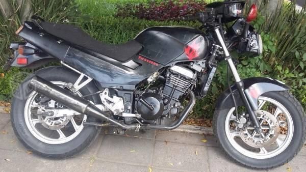 motocicleta kwasaki -90