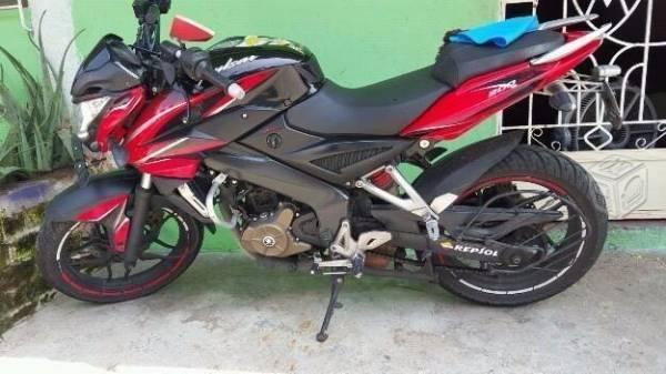 Pulsar 200 ns roja -16