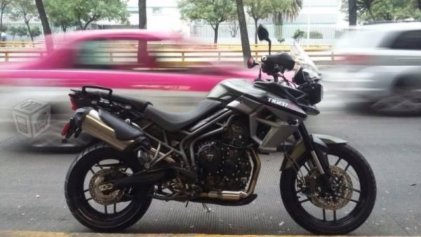 Triumph tiger 800 xrx -15