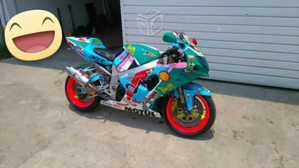 Suzuki Gsx r1000 -01