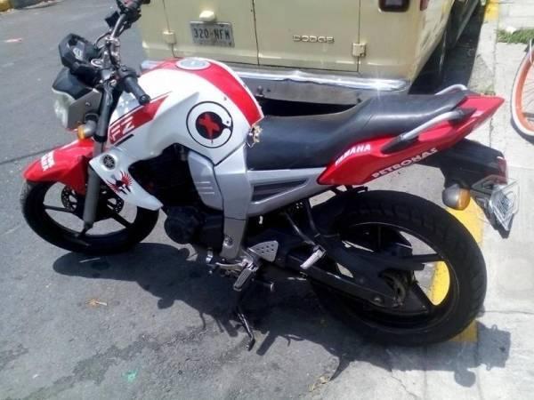 Motocicleta Yamaha -11
