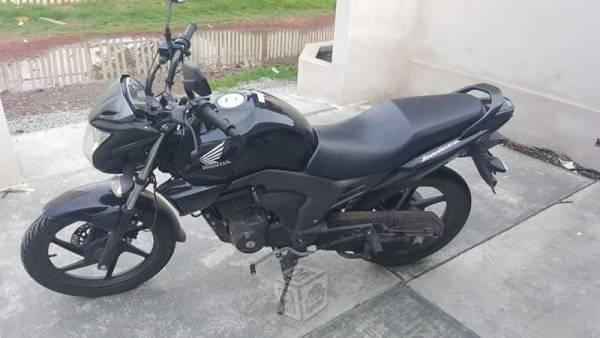 Moto Honda Invicta 150cc -14