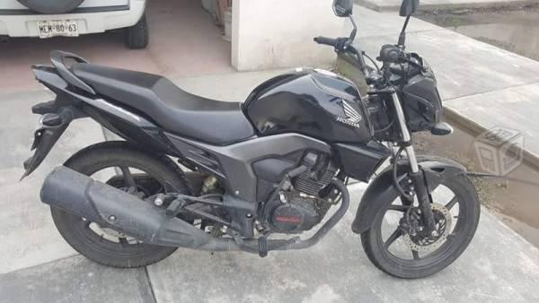 Moto Honda Invicta 150cc -14