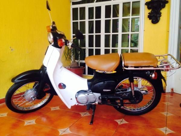 Honda C90 -07