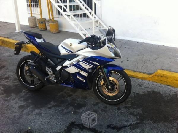 Moto YAMAHA R15 en buen estado -15