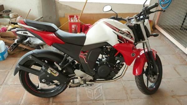 Yamaha FZ-S como nueva -16