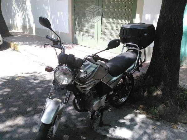 Motocicleta marca Yamaha YBR -07