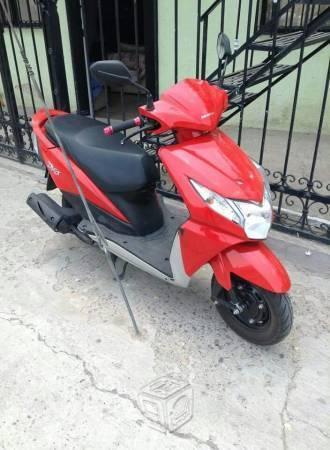 Honda DIO seminueva -13