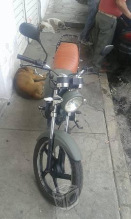 Bonita moto tipo retro -12