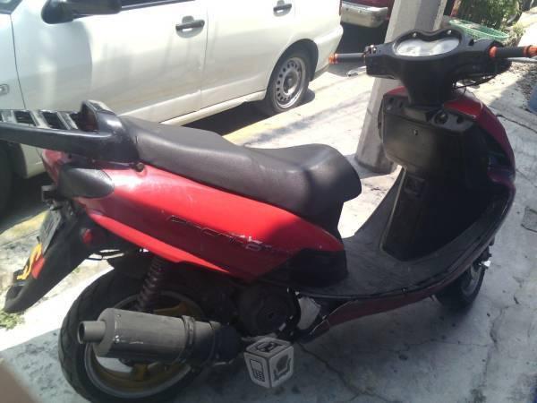 Vendo moto Phantom -09