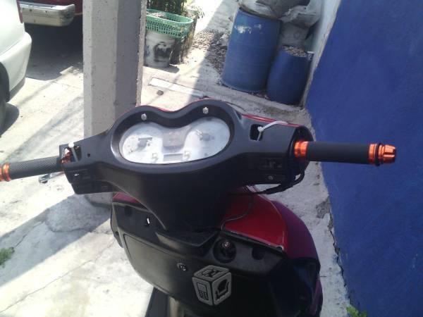 Vendo moto Phantom -09