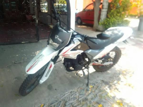 Exelente moto veloci 200cc -15