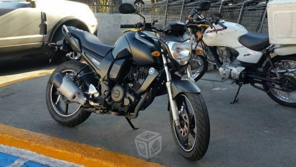 Yamaha Fz16 negra mate -12