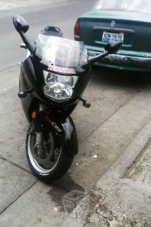 Moto cbr 1,100 -97