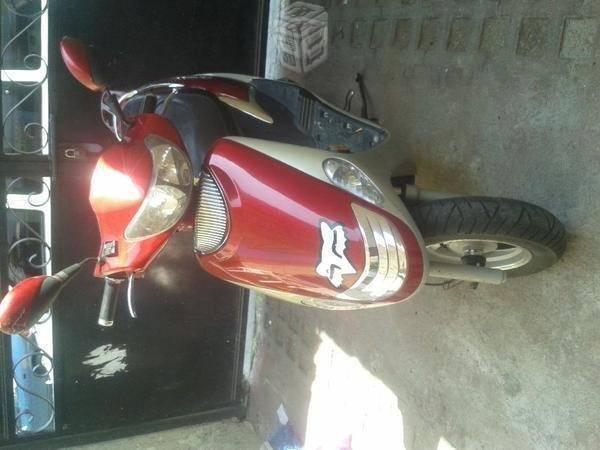 motocicleta marca LINFAN roja -05