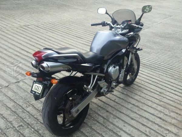 Excelente yamaha fazer 600 -06