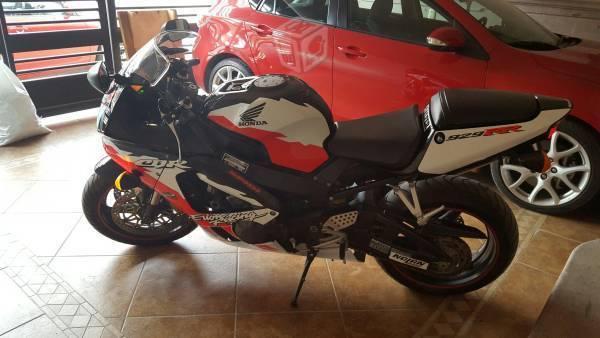 Vendo honda cbr 929rr erion racing -01