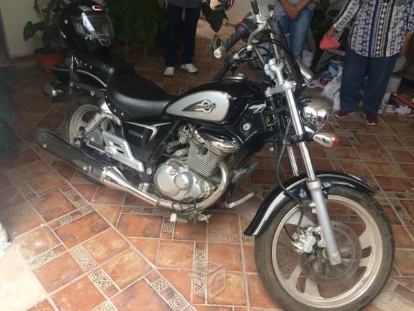 Motocicleta Suzuki -14