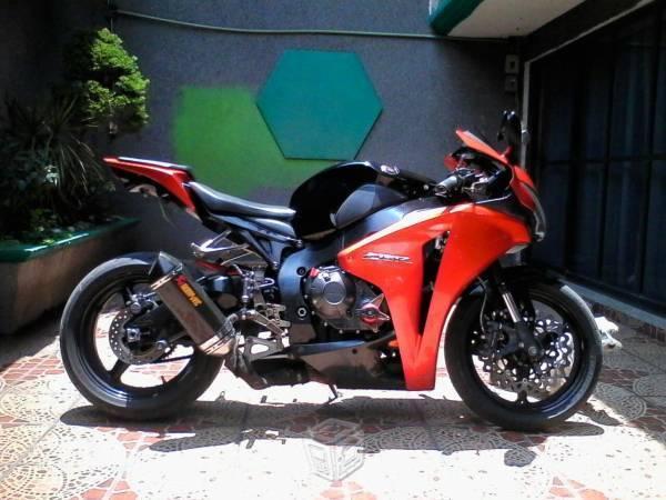 Honda fireblade 1000 -08