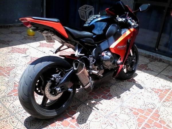 Honda fireblade 1000 -08