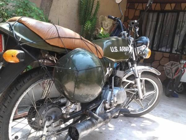 Motocicleta suzuki ax100 modificada -94
