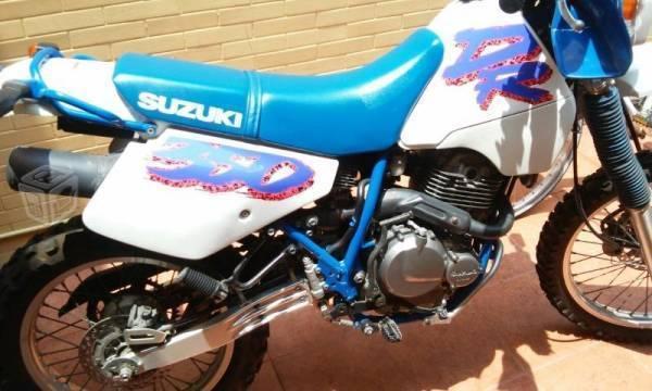 Suzuki DR350 impecable -95