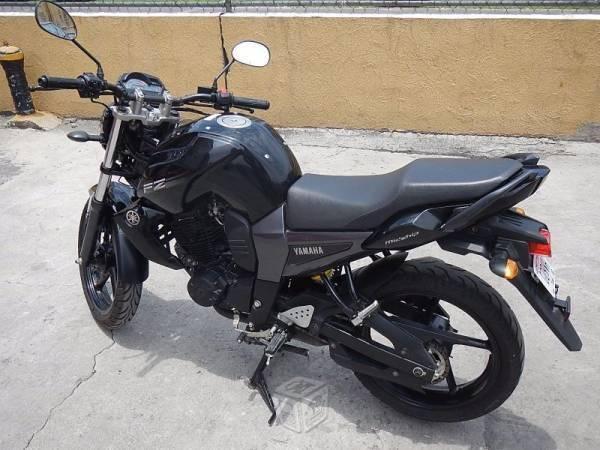 Motoclicleta Yamaha FZ16 Negra -13