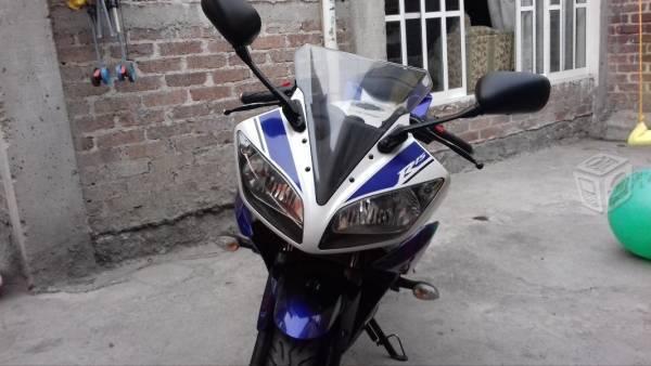 Moto yamaha R15 -15