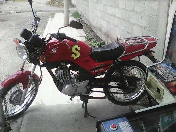 Motocicleta Yamaha -12