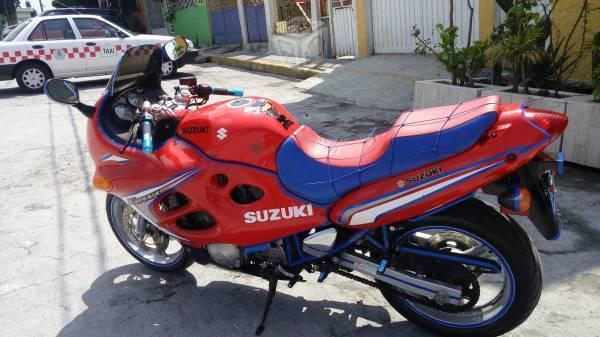 Impecable suzuki 600 todo pagado urge por espacio -00