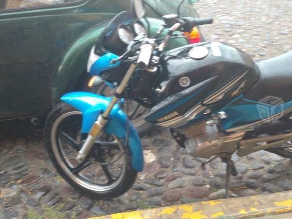 Bonita moto azul -13