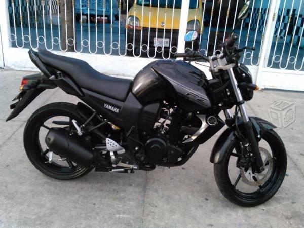 Motocicleta fz -14