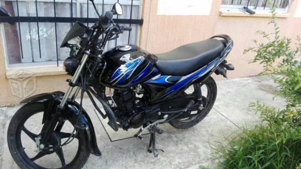 Moto Suzuki -16
