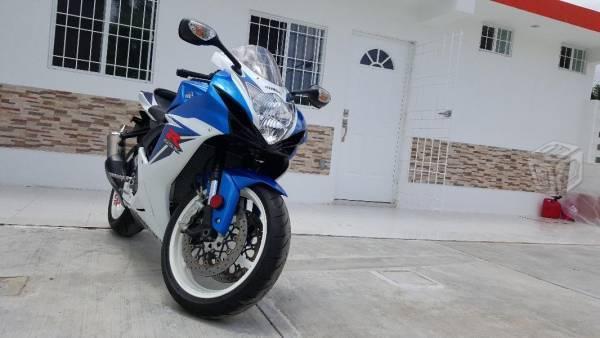 Suzuki GSXR 600cc como nueva -11