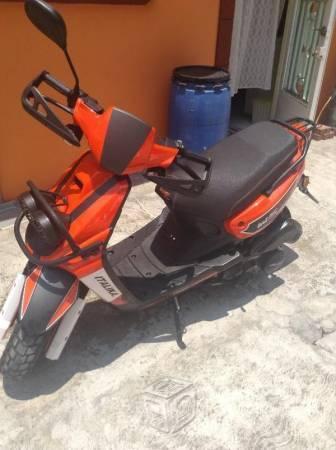 Motoneta Italika i150 Color Naranja -15