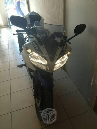 Yamaha R15 -14