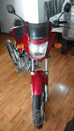 Moto Honda 125 roja lista -09