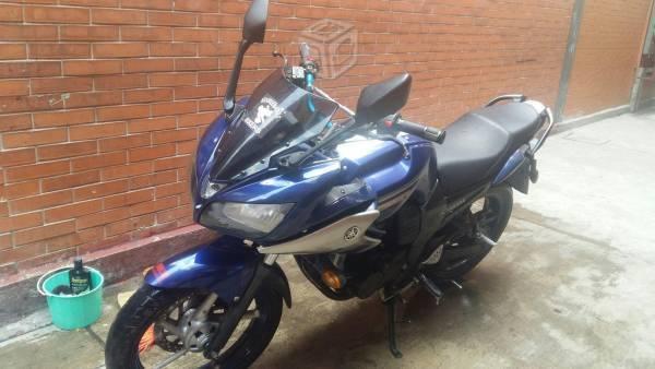 Moto Yamaha Fazer -14