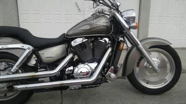 Honda Shadow Sabre 1100cc -06