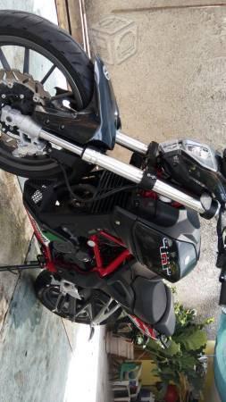 Benelli tnt 250 cc prácticamente nueva