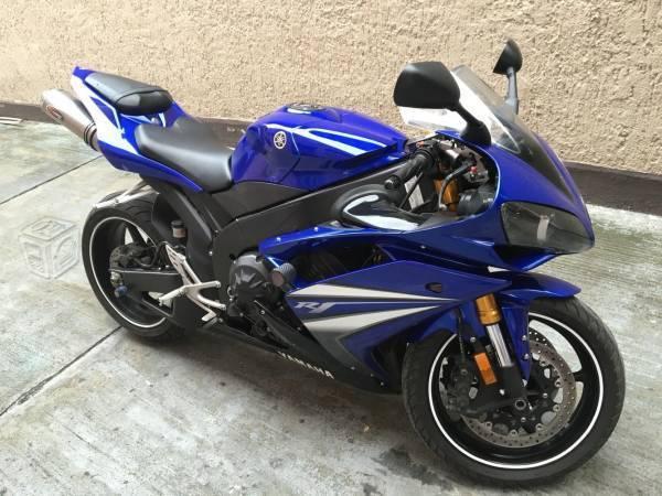 Yamaha R1 Con Equipo -08