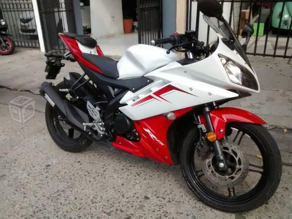 Yamaha R15 impecable NUNCA CAIDA Fact orig -14