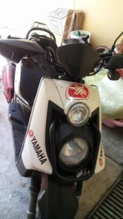 Bonita moto yamaha biwis -11