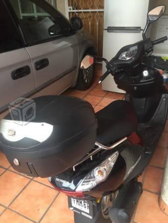 Moto Honda cruissing negra 15