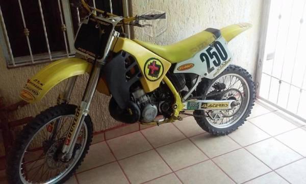 Suzuki 250 .Cambio por fz -91