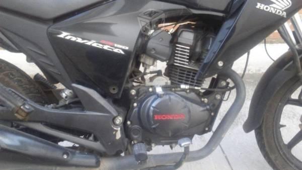 Moto Honda Invicta 150 negra -12